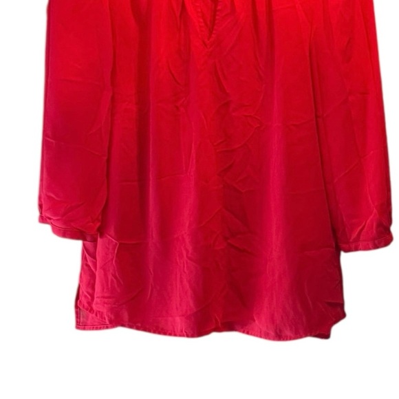 Express. Women's Raspberry Keyhole Blouse. Size Small. - Picture 5 of 8